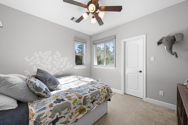 Building Photo - 27 Fury Ranch Pl