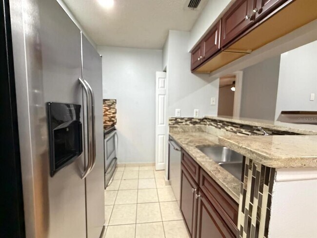 Building Photo - 8643 Mallard Reserve Dr