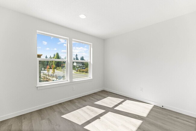 Building Photo - New Modern Home