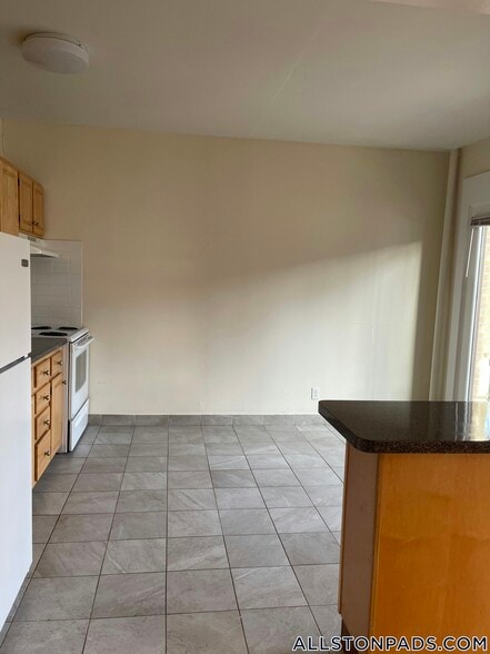 Building Photo - 1137 Commonwealth Ave