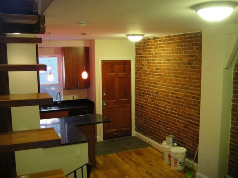 Building Photo - 34 Sussex St