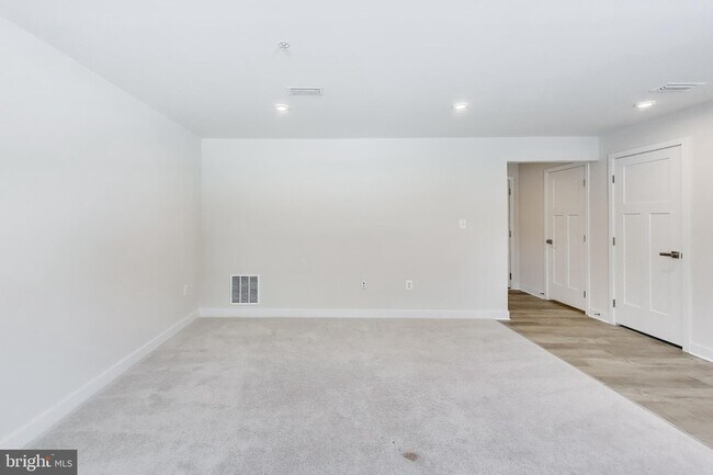 Building Photo - 11330 Meridian Hill Way