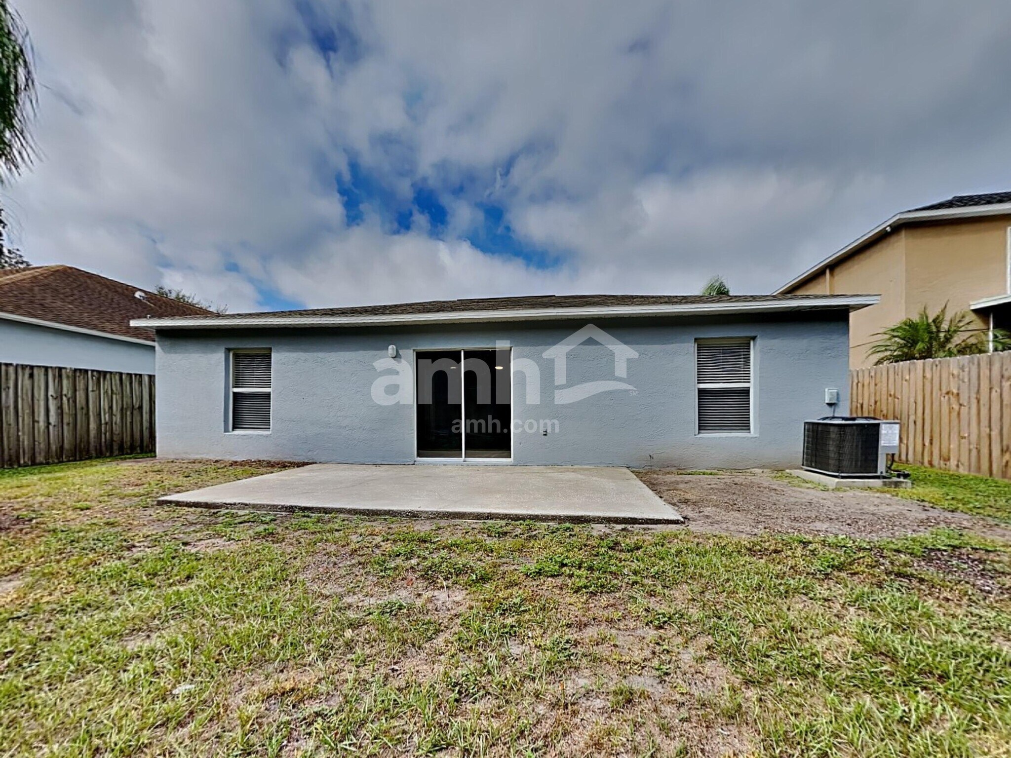 Building Photo - 25012 Hyde Park Blvd