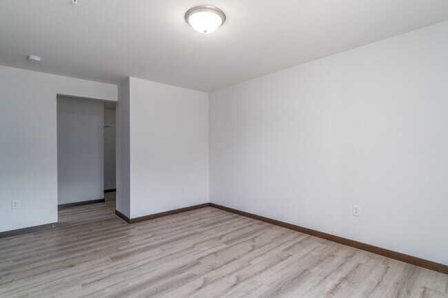 Building Photo - Modern 2 Bedroom, 2 Bathroom Residence wit...