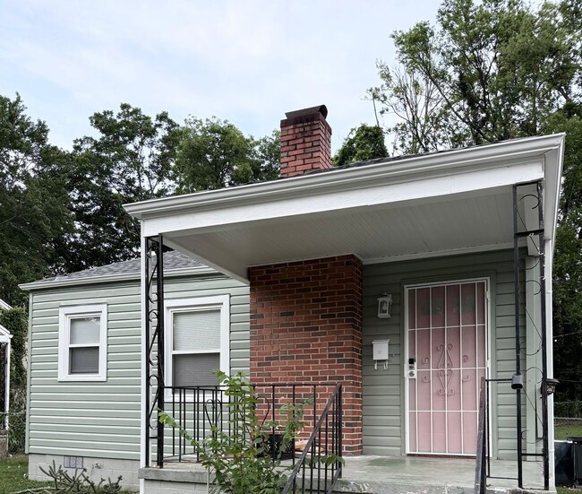 Primary Photo - Home for rent in East Lake **ACCEPTS SECTI...