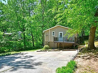 Building Photo - 32 Hillside Cir