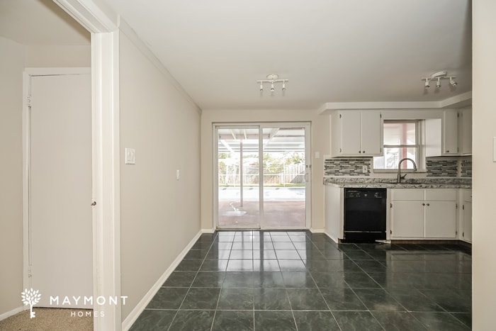 Building Photo - 5041 Fitchburg Dr