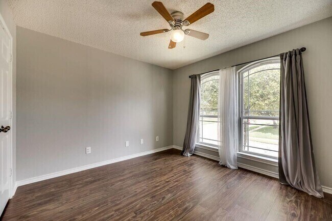 Building Photo - 4460 Junction Dr