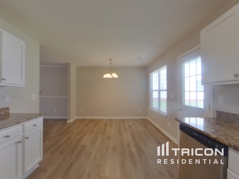 Building Photo - 4827 Canipe Dr