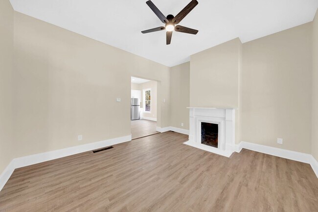 Building Photo - 2322 Scranton Rd