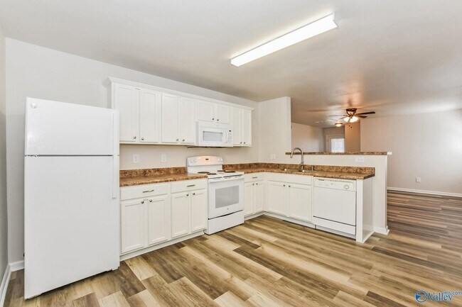 Building Photo - 154 Jesse Layne Dr