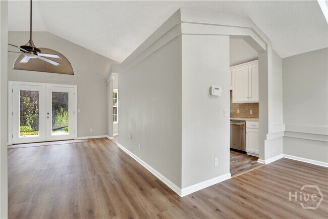 Building Photo - 900 Osprey Dr