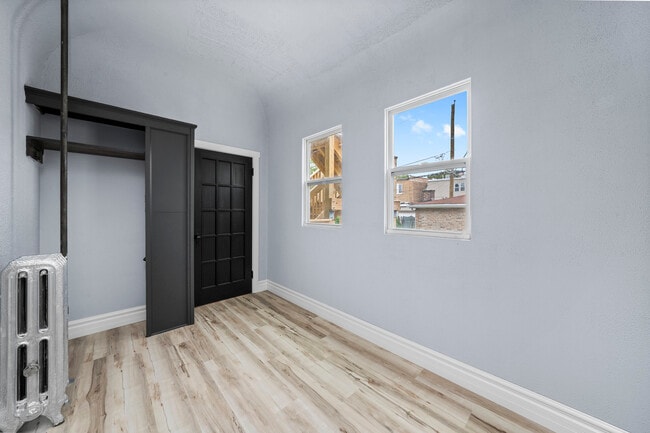 Building Photo - 6423 S Maplewood Ave