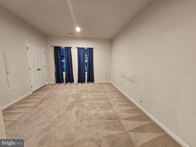 Building Photo - 1009 Rampart Dr