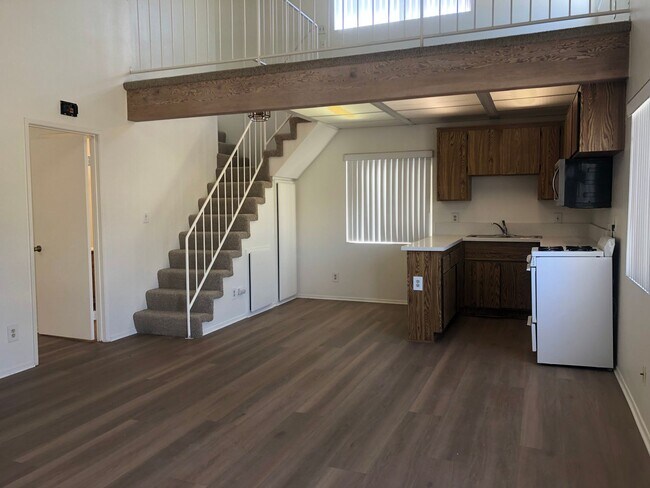 Building Photo - 16621 Dolores Ln