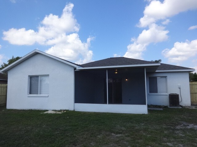 Building Photo - 12125 Buffington Ln