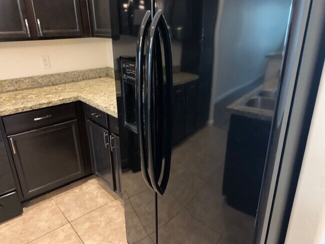 Building Photo - Condo in walking distance to downtown Chandler