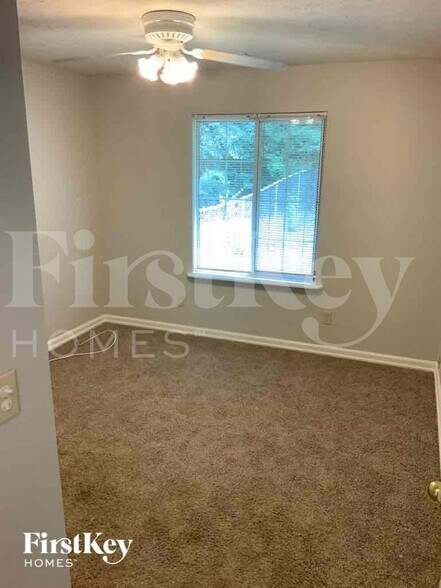 Building Photo - 1675 Pilgrim Way