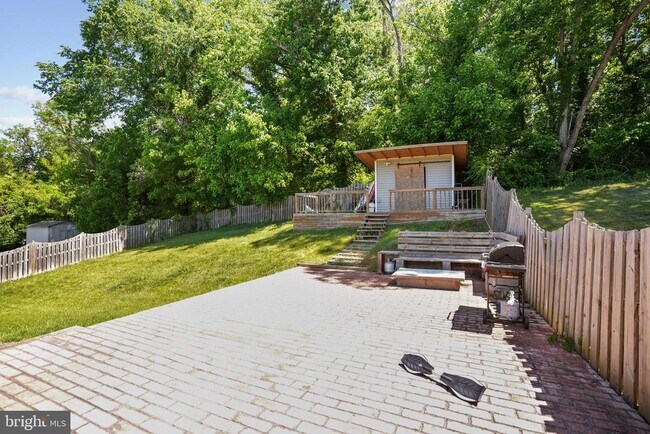 Building Photo - 7518 Bentree Rd