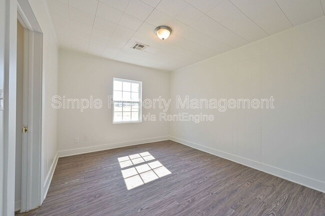 Building Photo - 713 SW 25th St