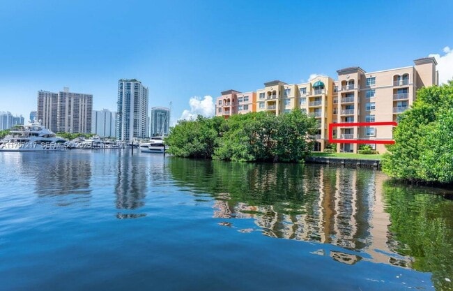 Building Photo - 19999 E Country Club Dr