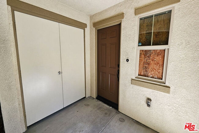 Building Photo - 7245 Maple Rd