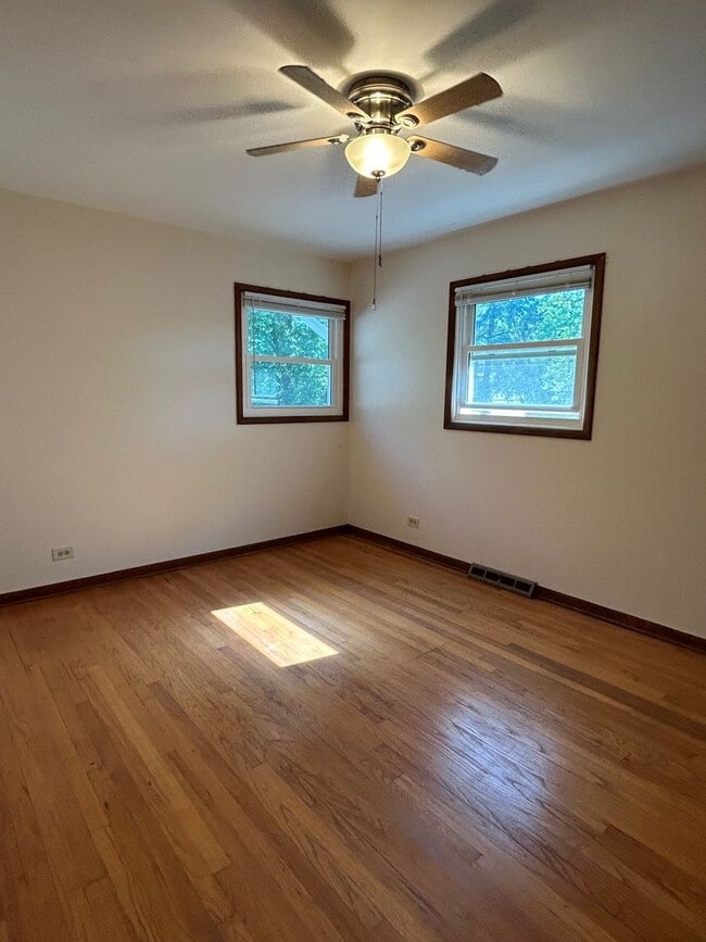 Building Photo - Immediate Occupancy
