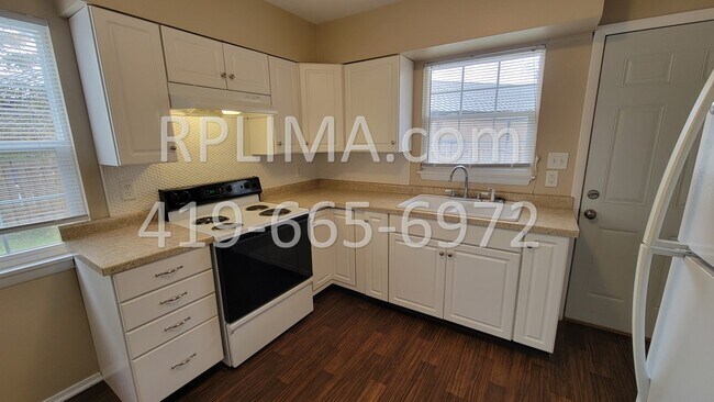 Building Photo - 540 S Collins Ave