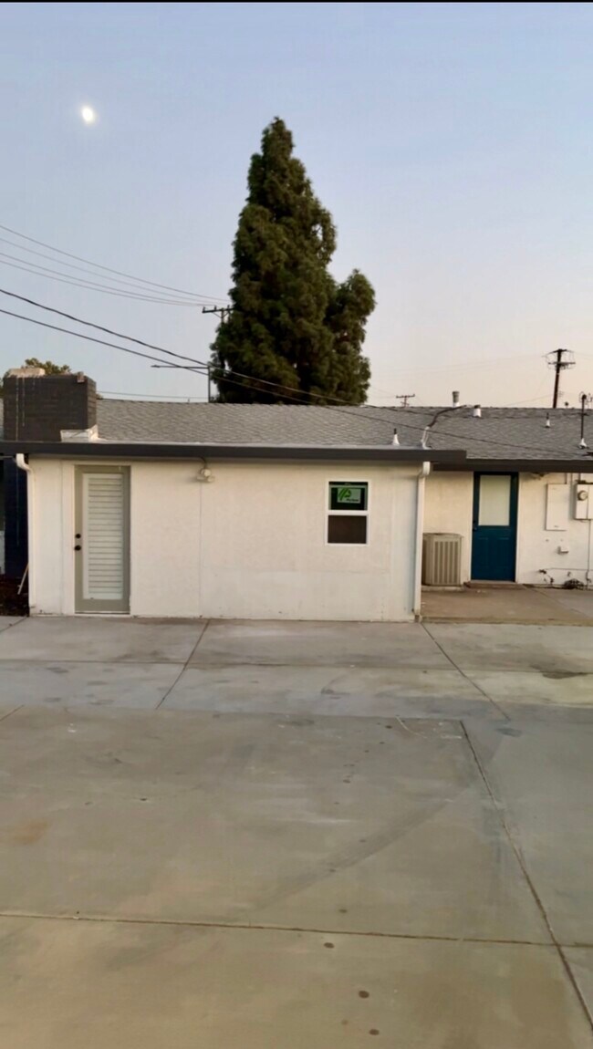 Building Photo - 2103 Avalon Ave