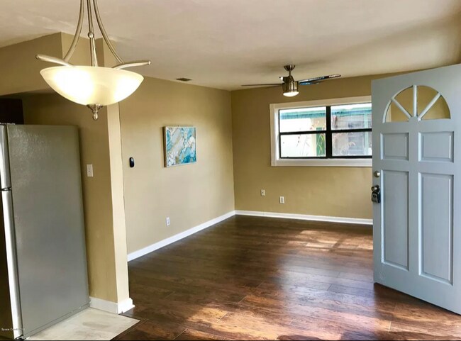 Building Photo - 2434 Sarno Rd