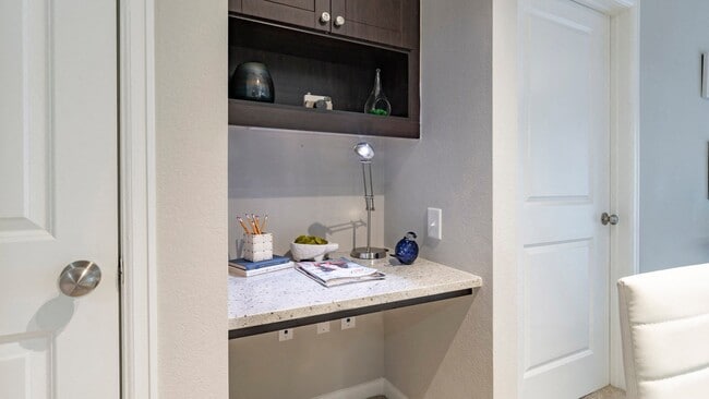 Building Photo - The Ren