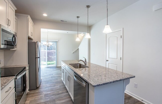 Building Photo - BEAUTIFUL 2 Bedroom End Unit Townhome in Cox Mill District AVAILABLE AUGUST 2026