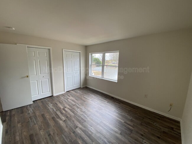 Building Photo - 928 Bellows Ave