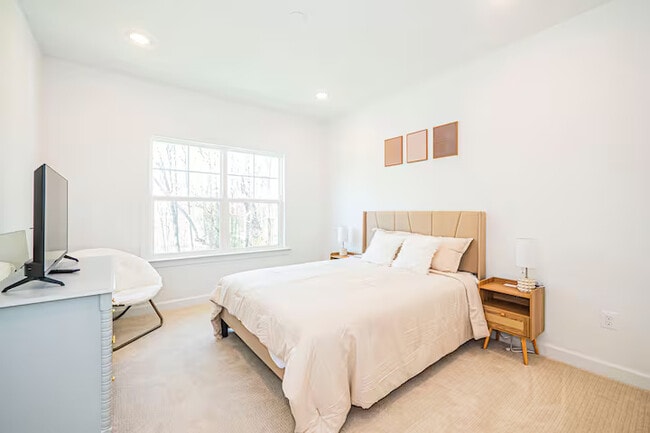 Building Photo - 11610 Glenn Dale Blvd