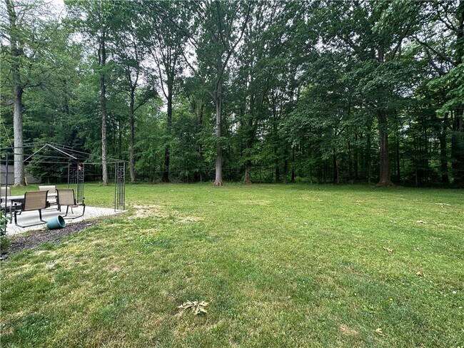 Building Photo - 6840 Haskell Dr