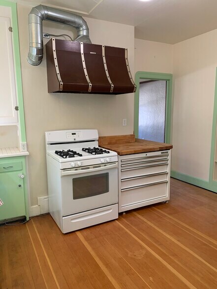 Building Photo - 1509 Estudillo St