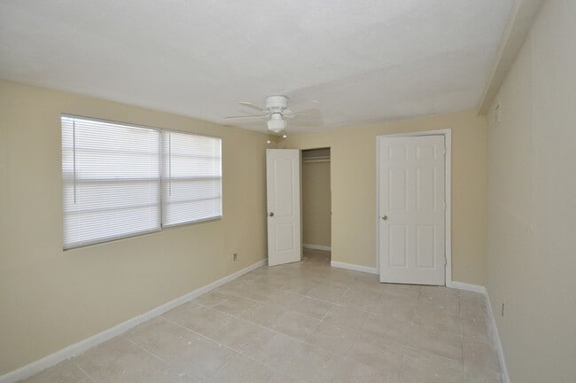Building Photo - 4 Bed 2.5 Bath Single Family Home for Rent...