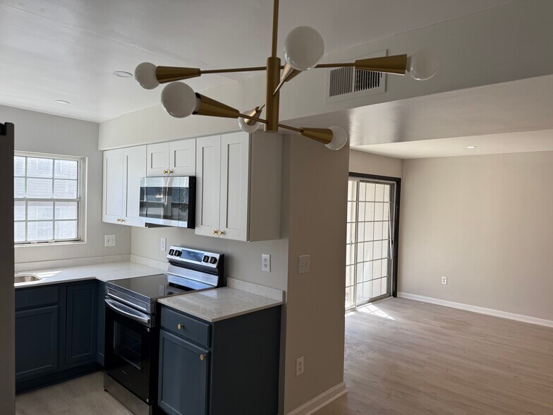 Building Photo - 114 Fort Evans Rd NE