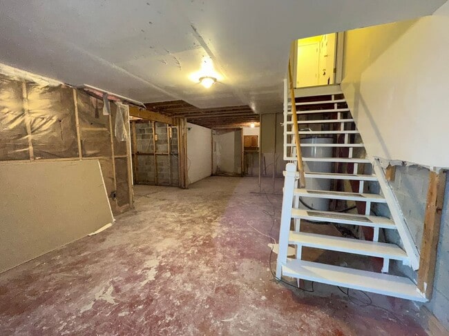 Building Photo - 227 Image Dr