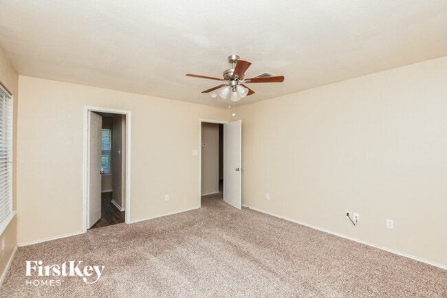 Building Photo - 9632 Linton Dr