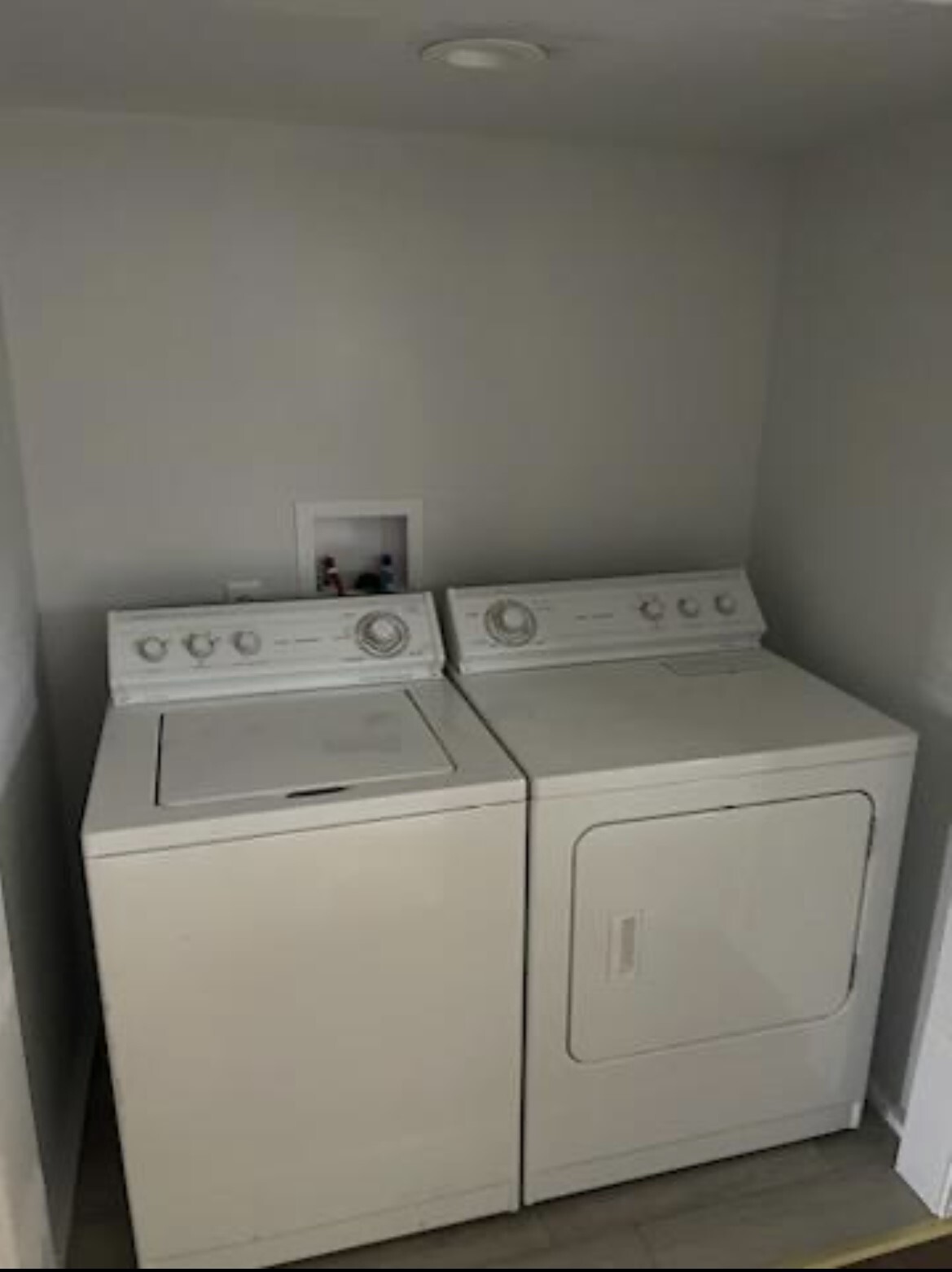 Laundry - 2921 Avenue L