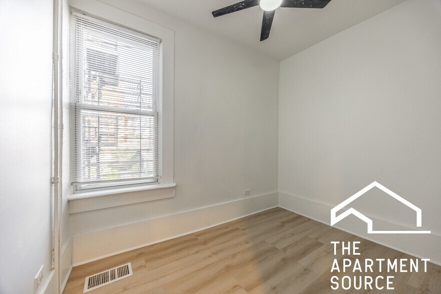 Building Photo - 2301 N Leavitt St