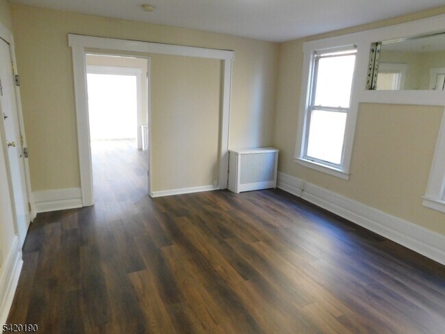 Building Photo - 282 Renner Ave