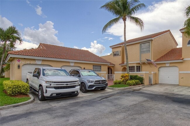 Building Photo - 11415 Lakeview Dr