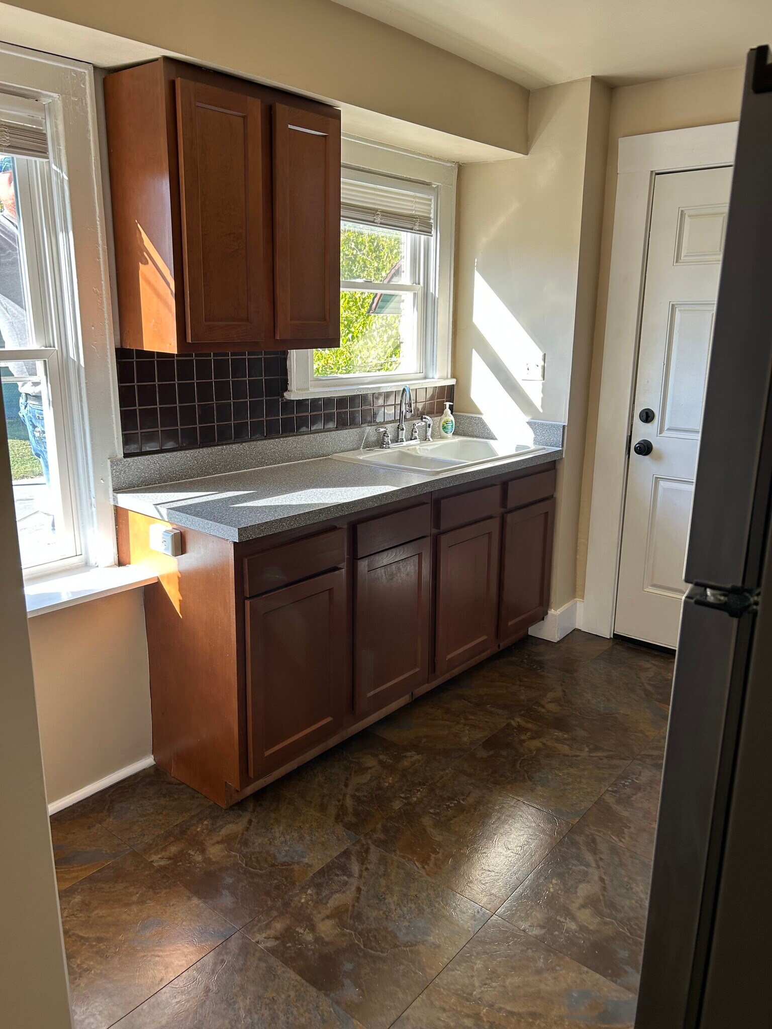 Building Photo - 1802 Lawn Ave