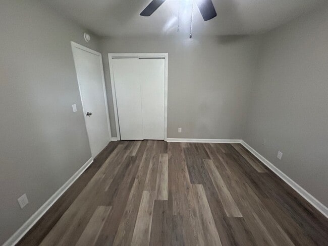 Building Photo - 7513 Mountainbrook Dr