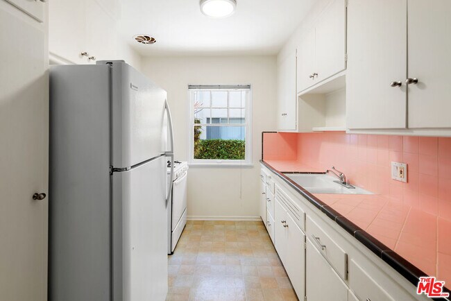 Building Photo - 1235 10th St