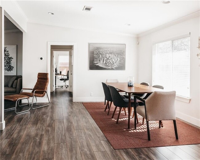 Building Photo - 2505 Rogge Ln