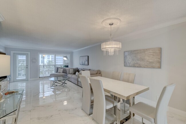 Building Photo - 3114 S Ocean Blvd