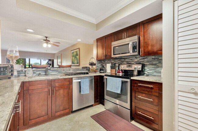 Building Photo - 6662 Boca Del Mar Dr